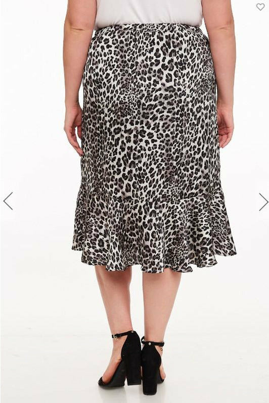 Curvy Leopard Ruffle Skirt